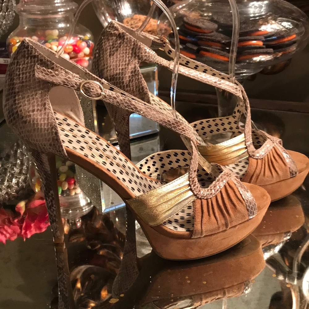 Jessica Simpson heels! 💖